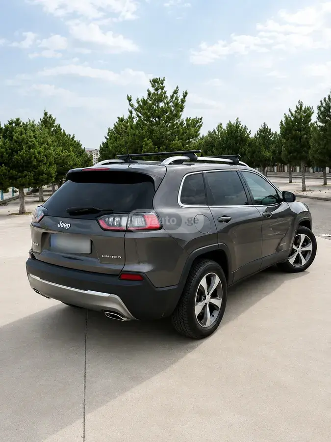 Jeep Cherokee 2019 — photo 2