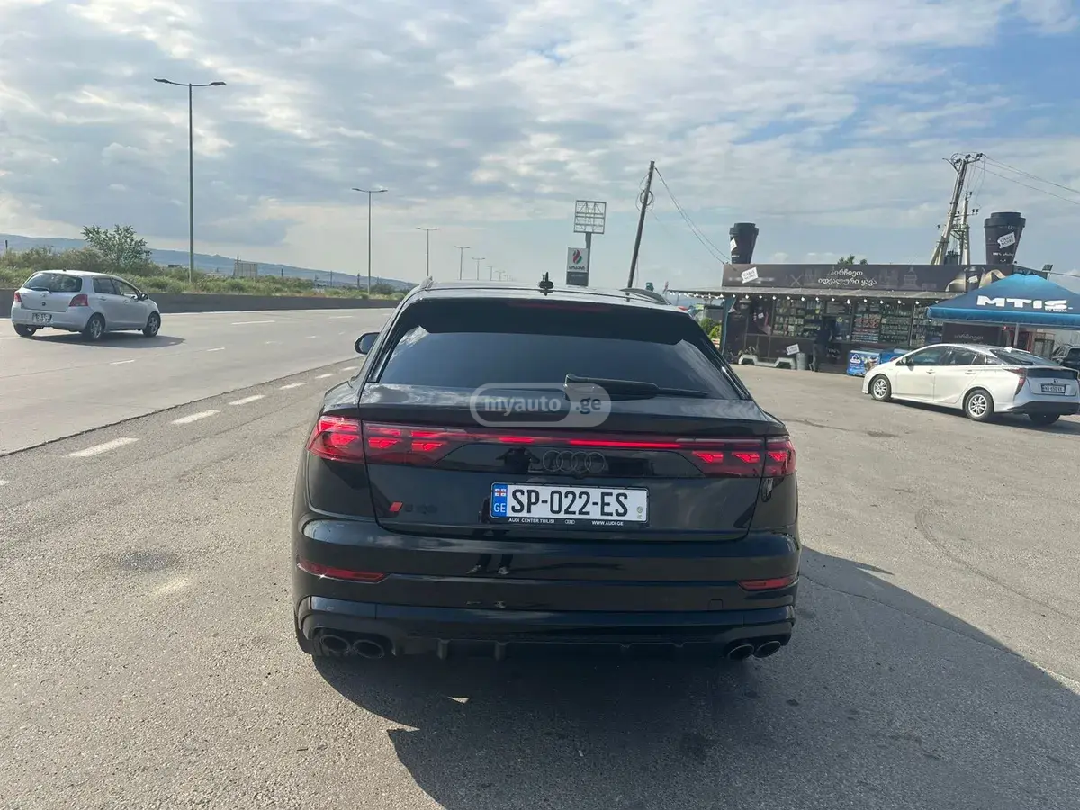 Audi SQ8