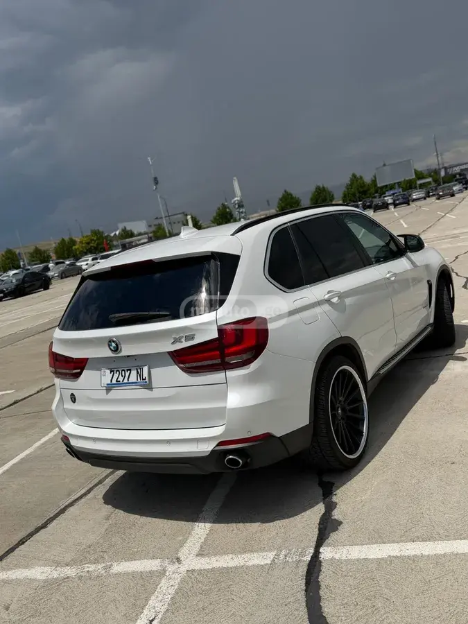 BMW X5 2014 — photo 2