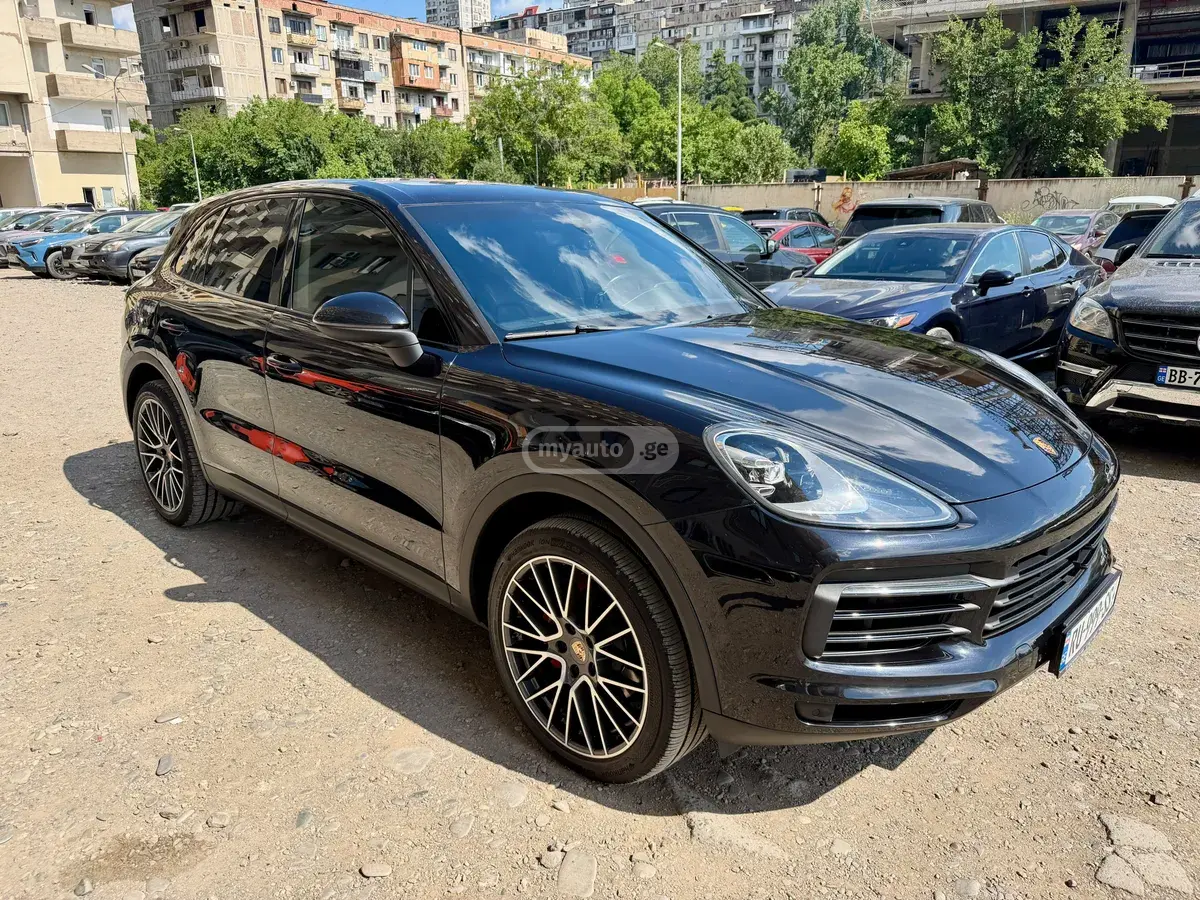 Porsche Cayenne 2019 — photo 2