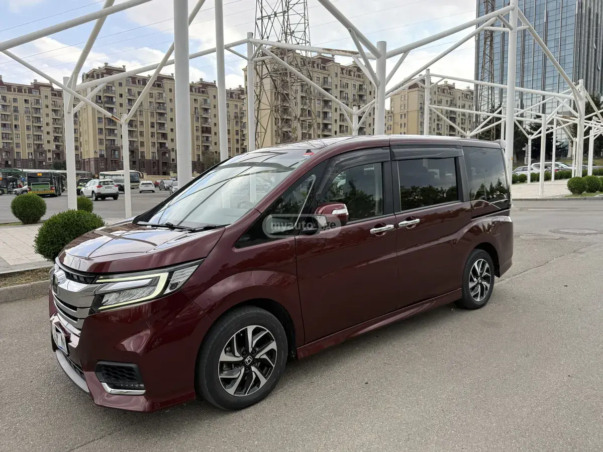 Honda Step Wagon 2021 — photo 2