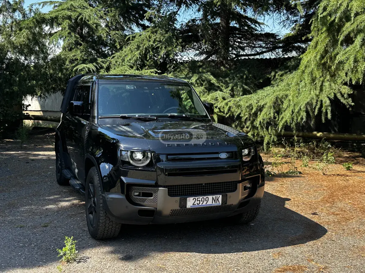 Land Rover Defender 110