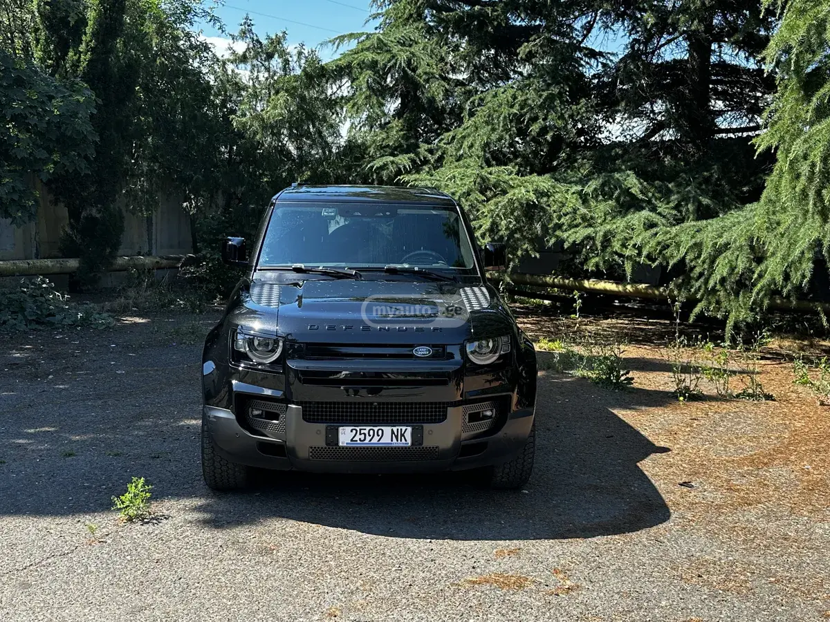 Land Rover Defender 110 2022 — photo 2