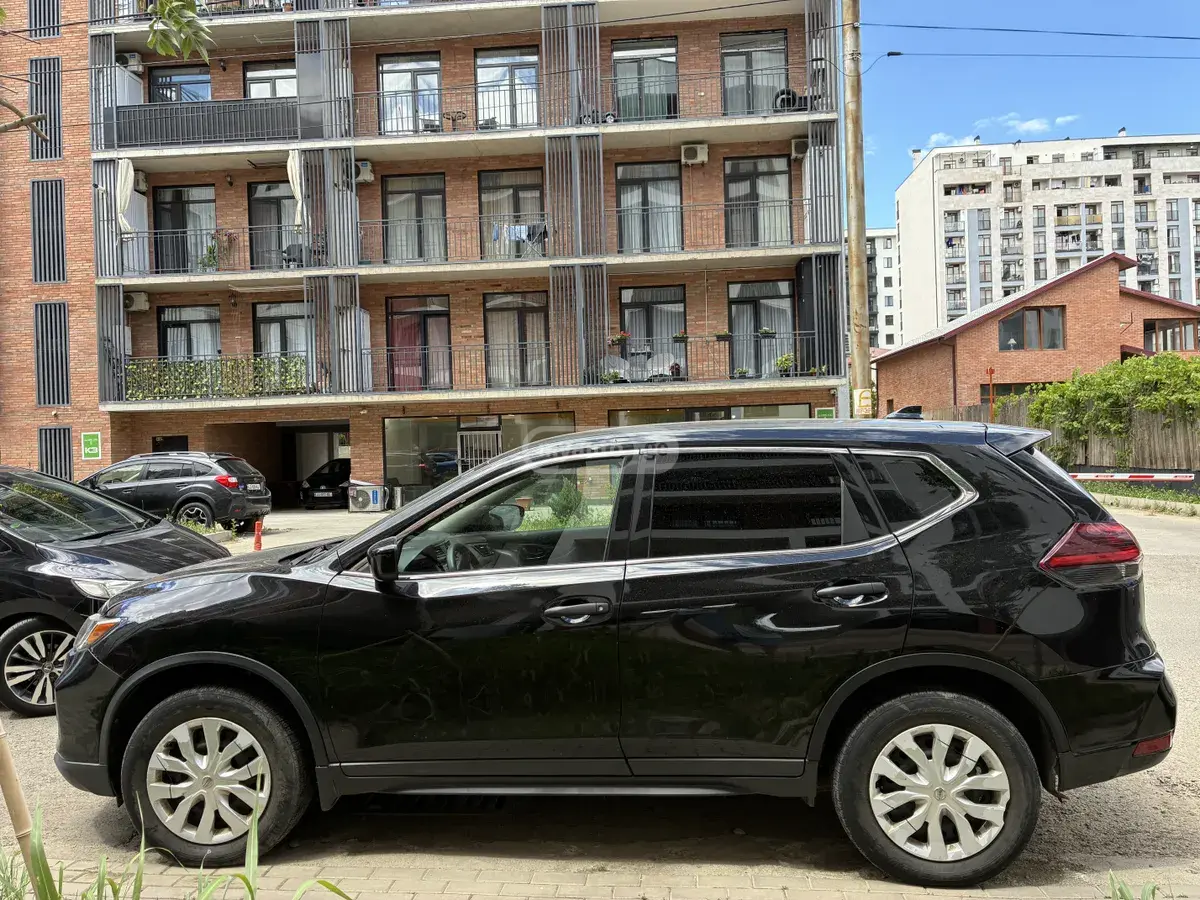 Nissan Rogue 2018 — photo 2