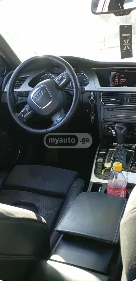 Audi A4 2012 — photo 2