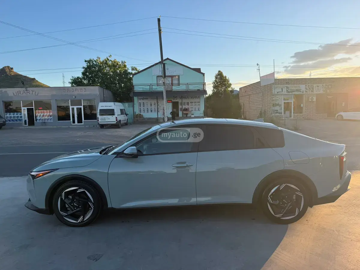 Kia K4 2025 — photo 2