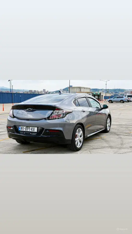 Chevrolet Volt 2018 — photo 2