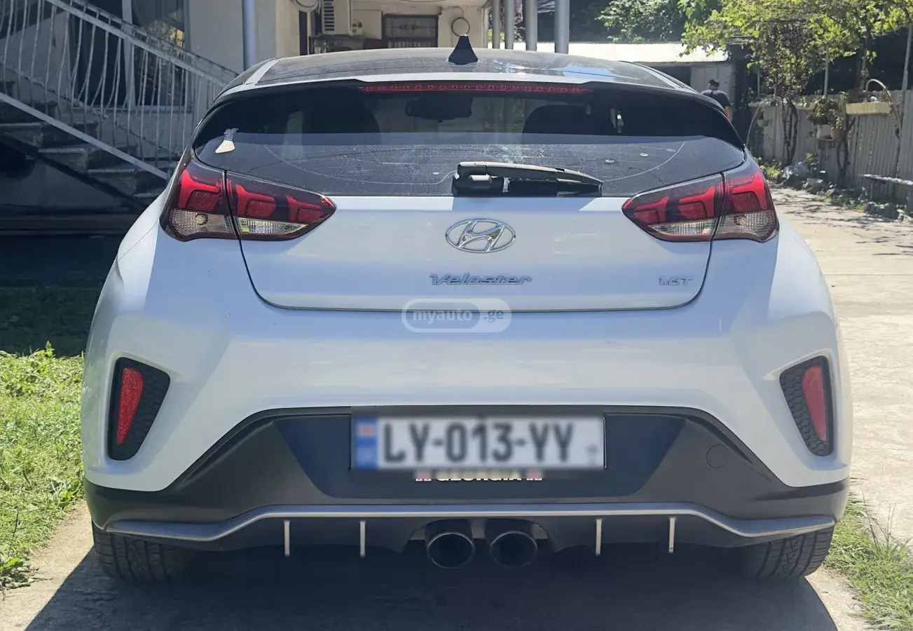 Hyundai Veloster 2018 — photo 2