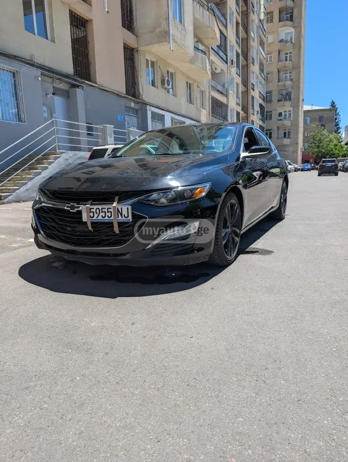 Chevrolet Malibu 2021 — photo 2