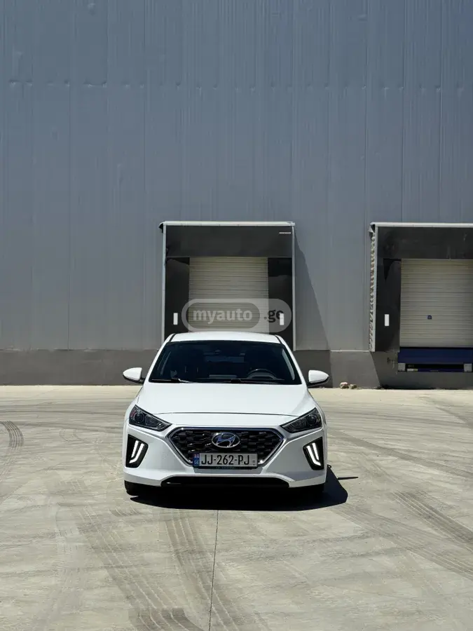 Hyundai Ioniq 2020 — photo 2