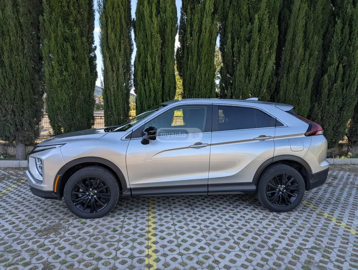 Mitsubishi Eclipse Cross 2022 — photo 2