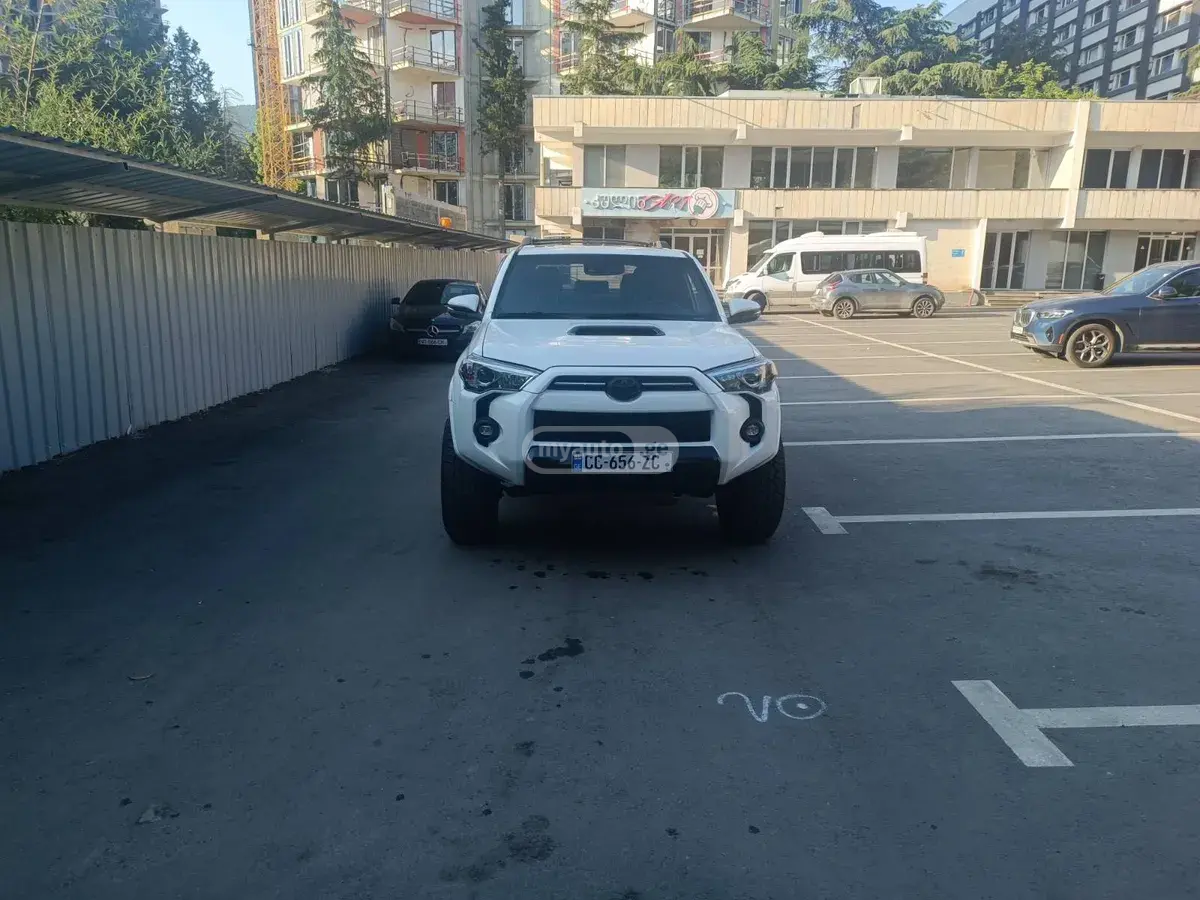 Toyota 4Runner 2021 — photo 2