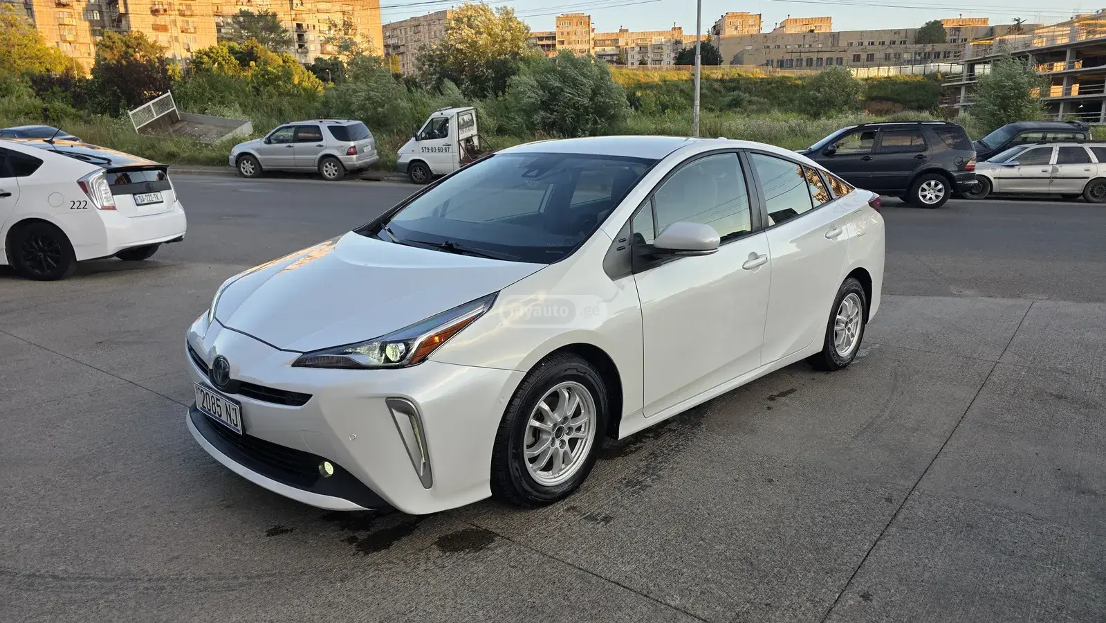 Toyota Prius 2021 — photo 2