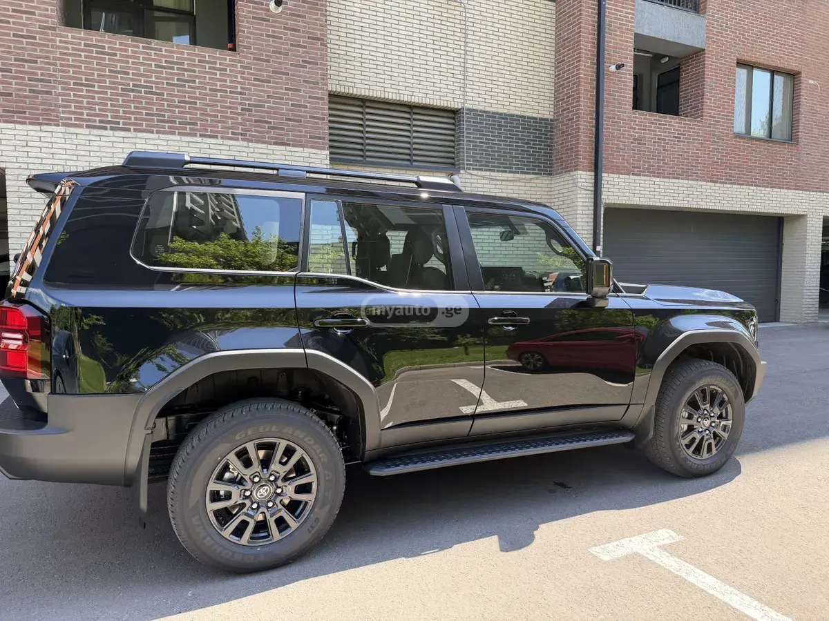 Toyota Land Cruiser Prado 2026 — photo 2