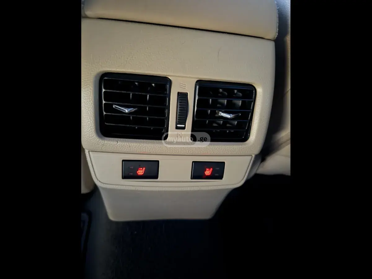 Subaru Outback 2017 — photo 2
