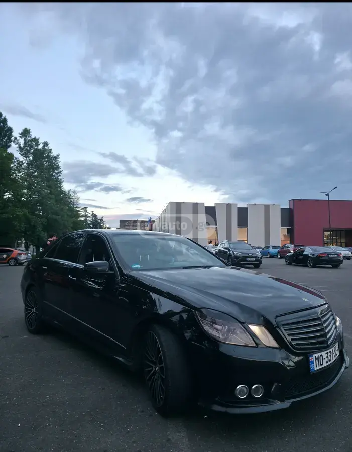 Mercedes-Benz E 350 2010 — photo 2