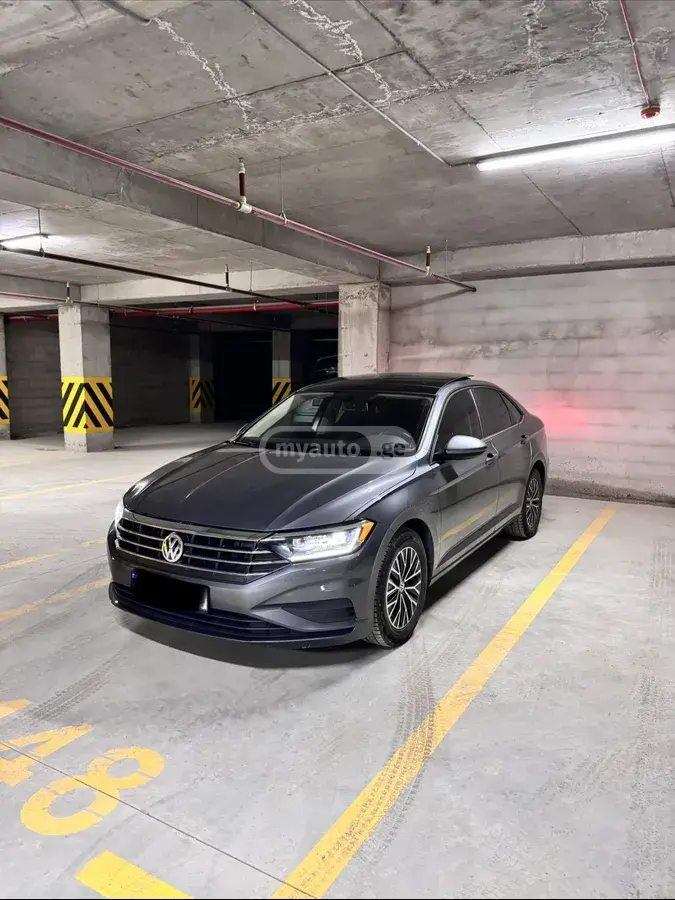 Volkswagen Jetta 2019 — photo 2