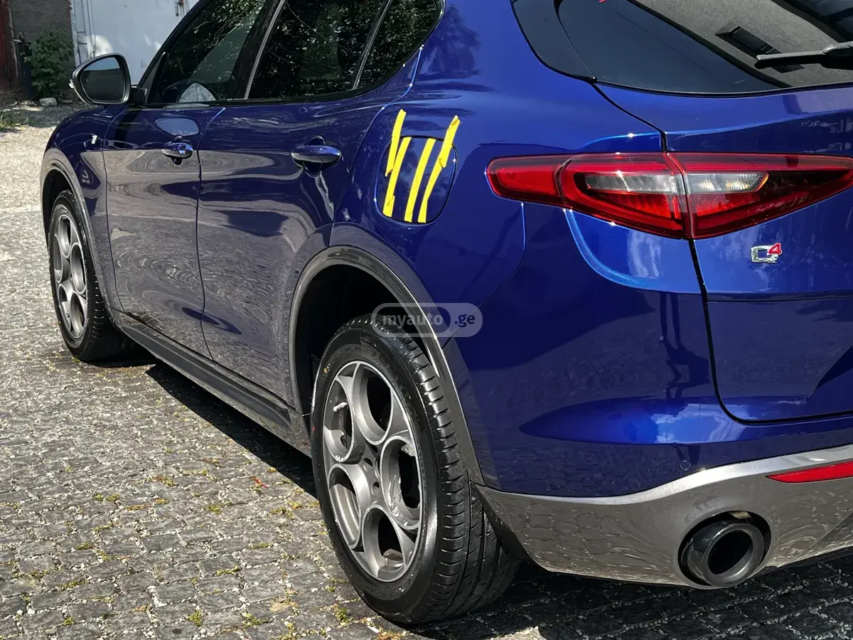 Alfa Romeo Stelvio 2022 — photo 2