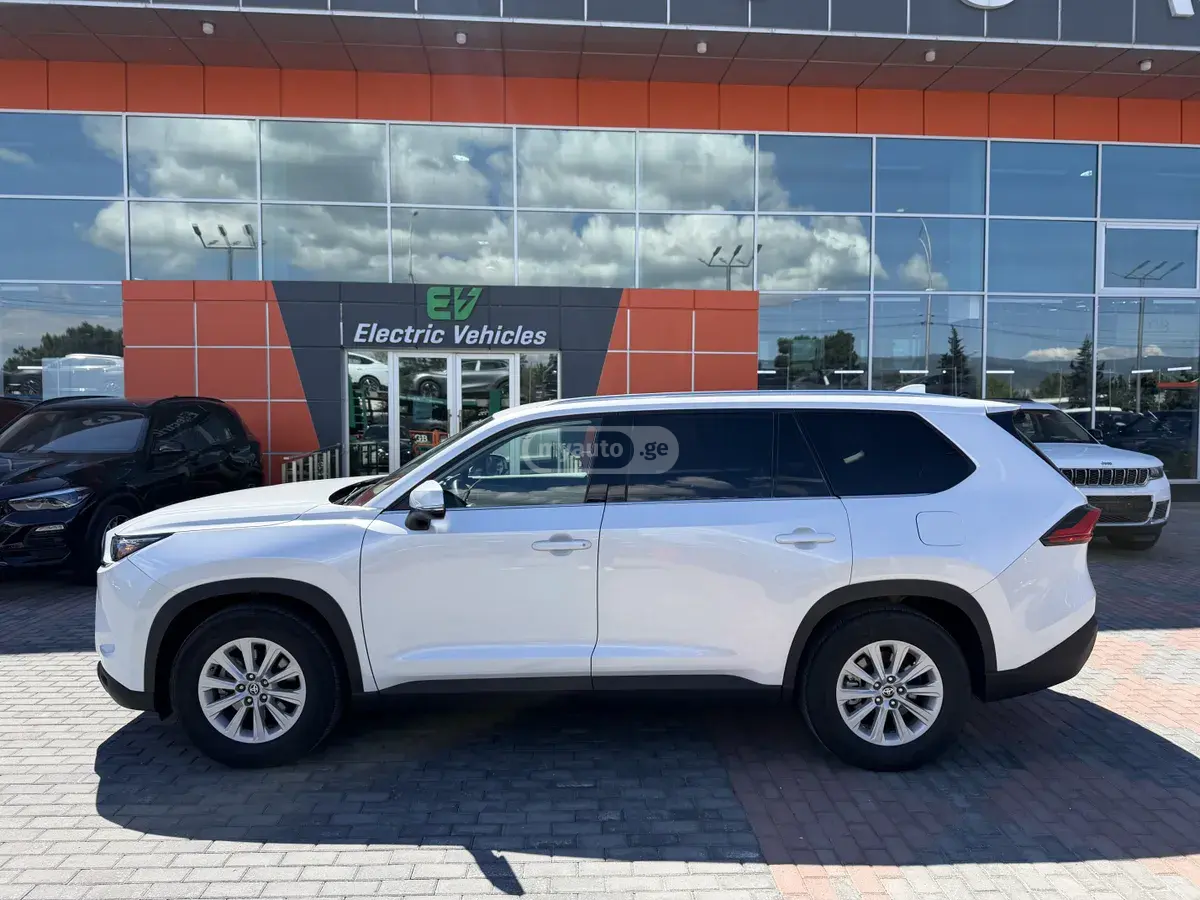 Toyota Grand Highlander 2024 — photo 2