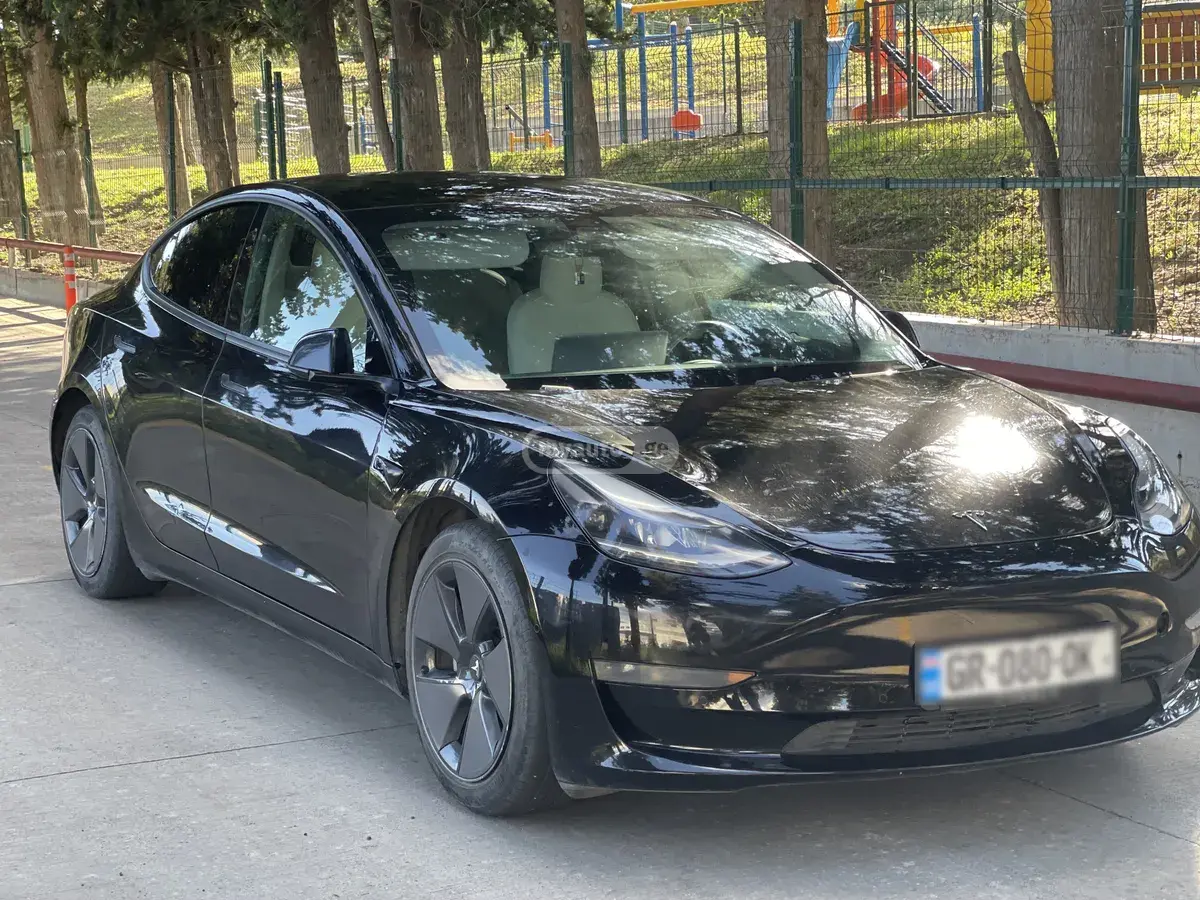 Tesla Model 3 2021 — photo 2