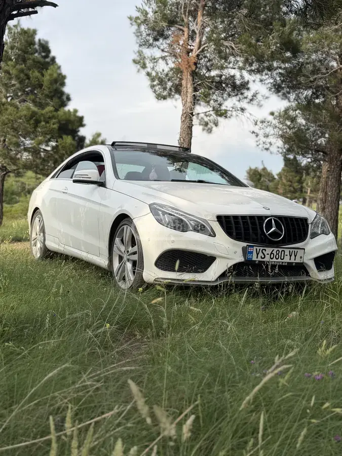 Mercedes-Benz 220