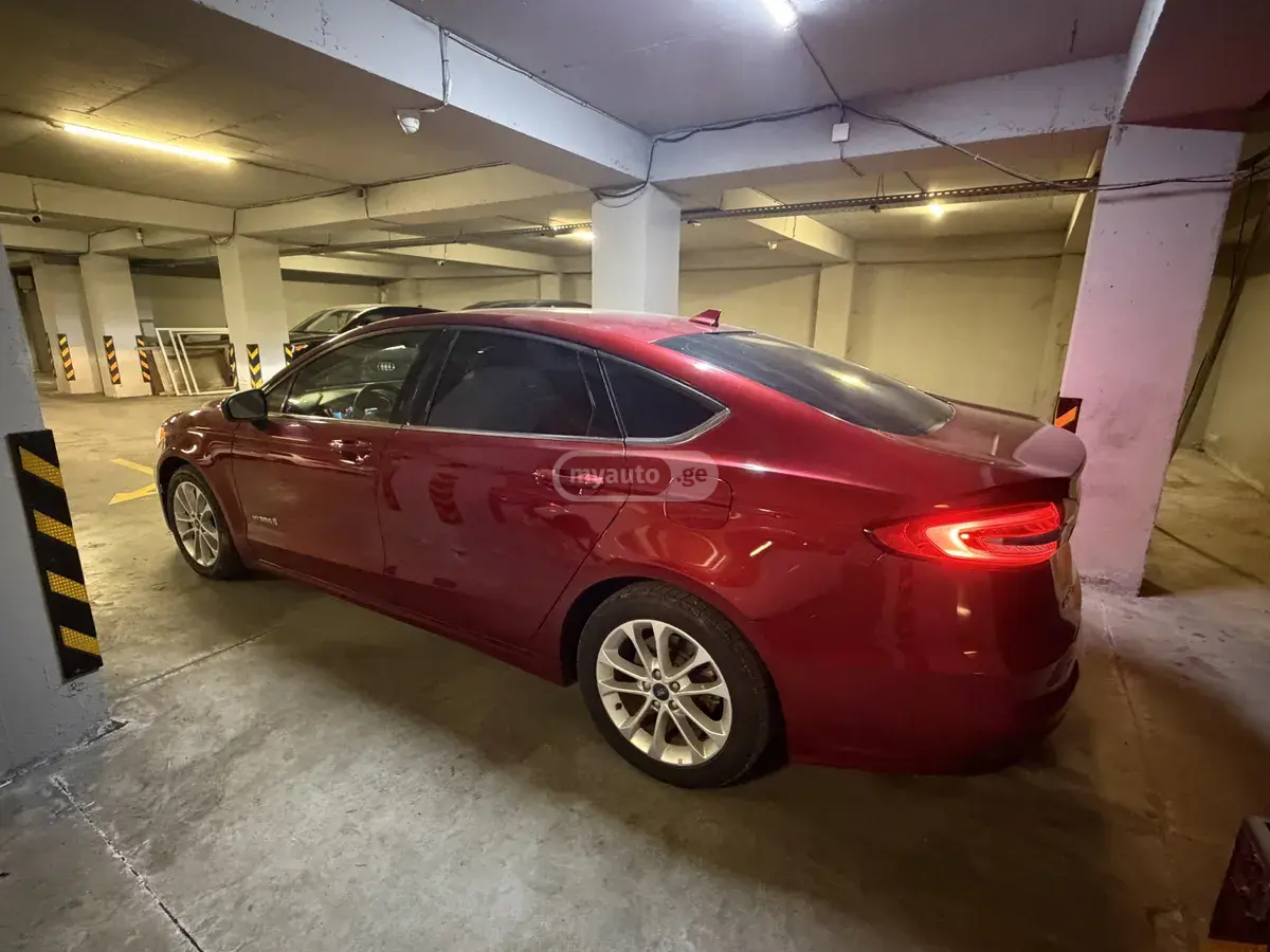 Ford Fusion 2019 — photo 2