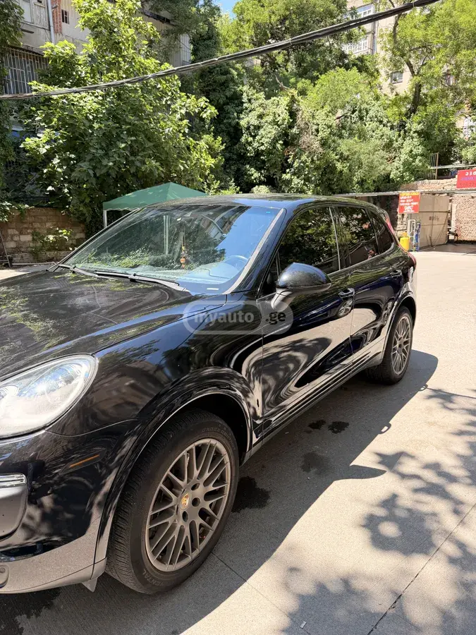 Porsche Cayenne 2017 — photo 2
