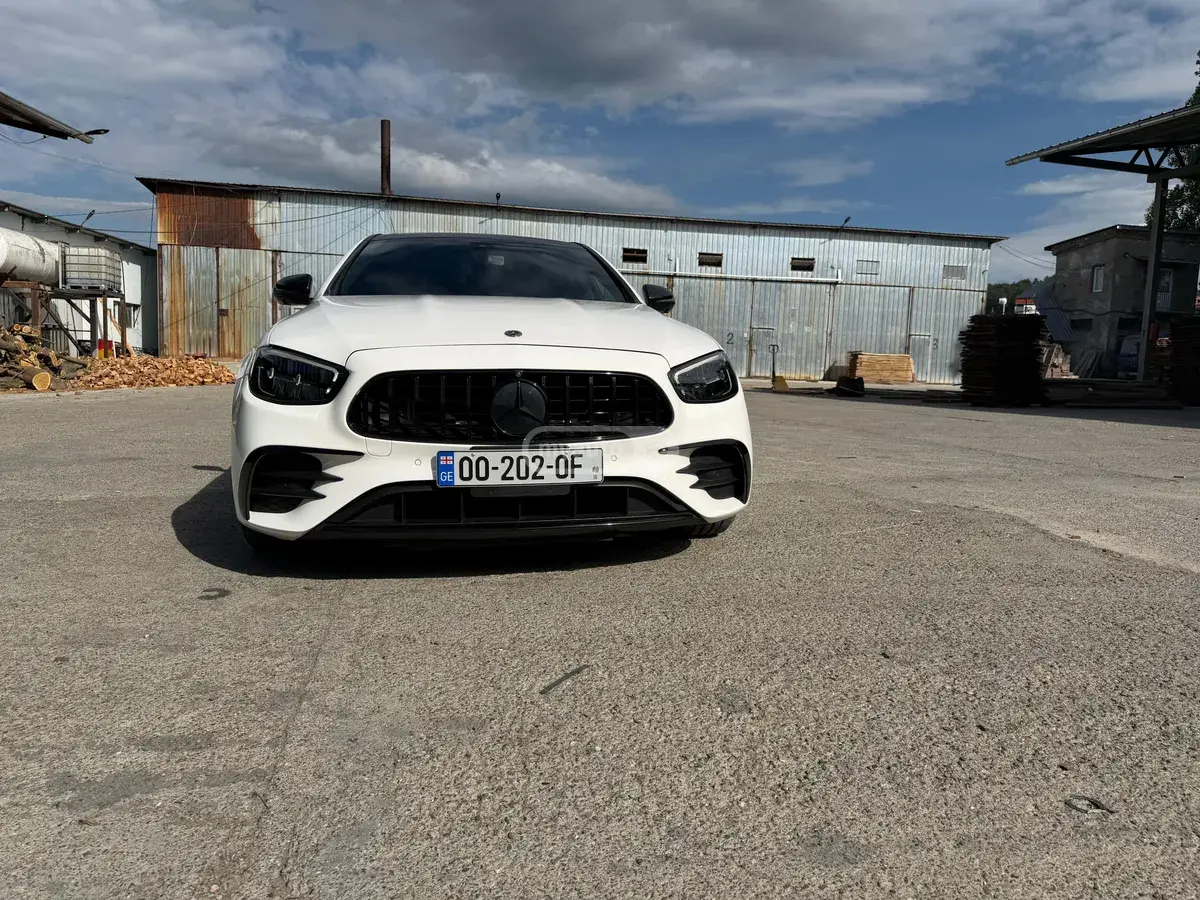 Mercedes-Benz E53 AMG
