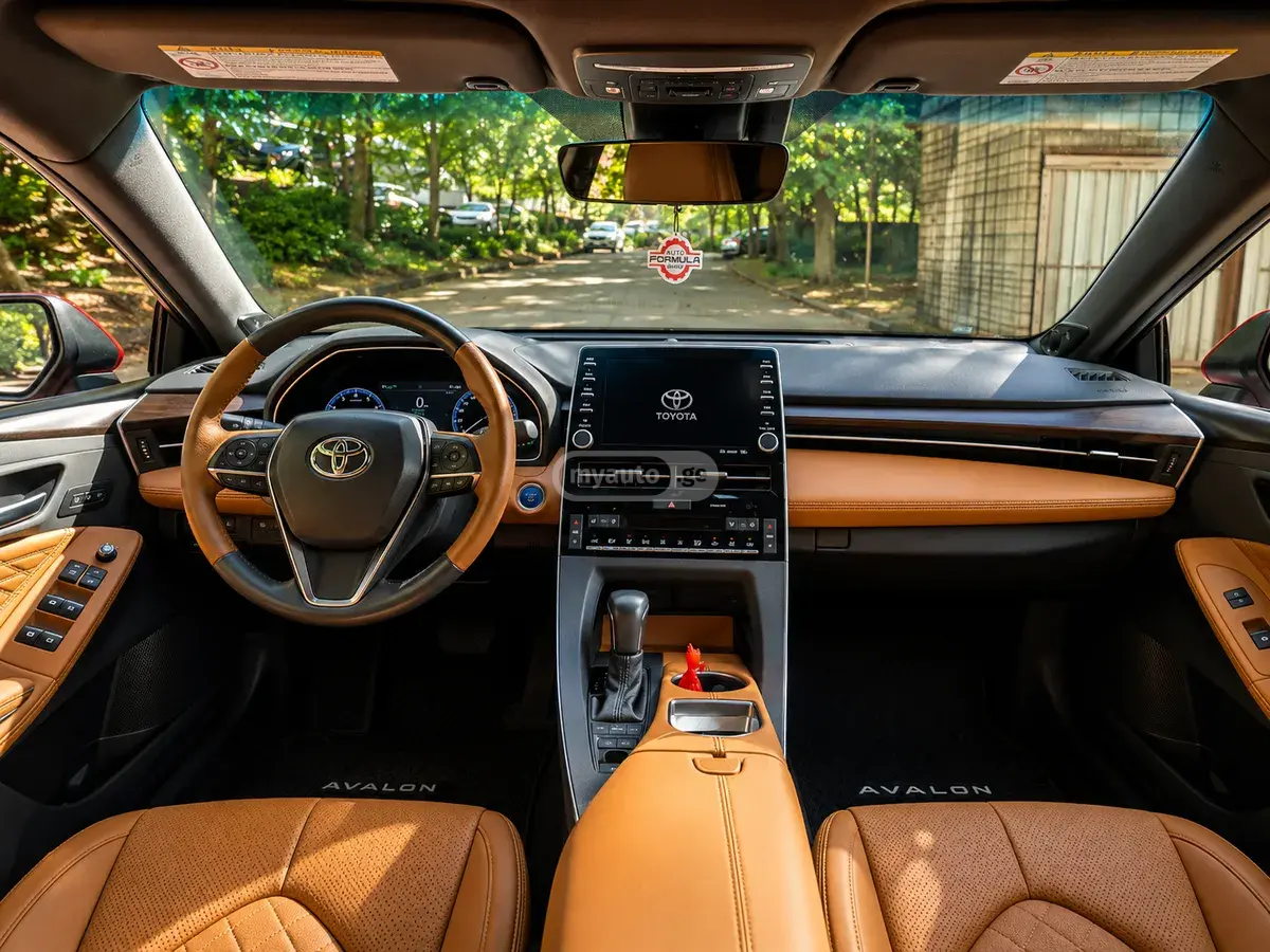Toyota Avalon 2019 — photo 2