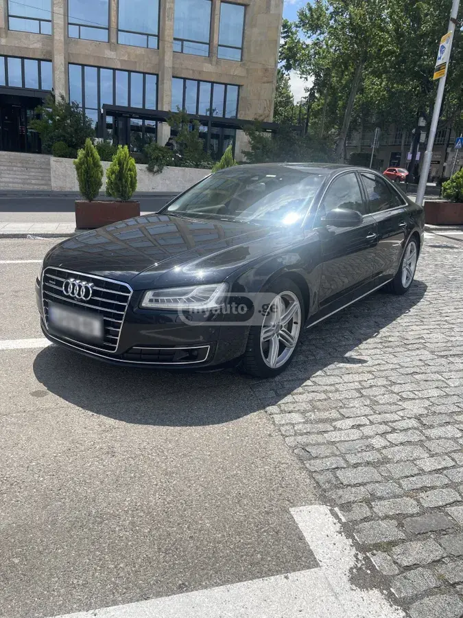 Audi A8