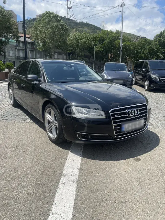 Audi A8 2015 — photo 2