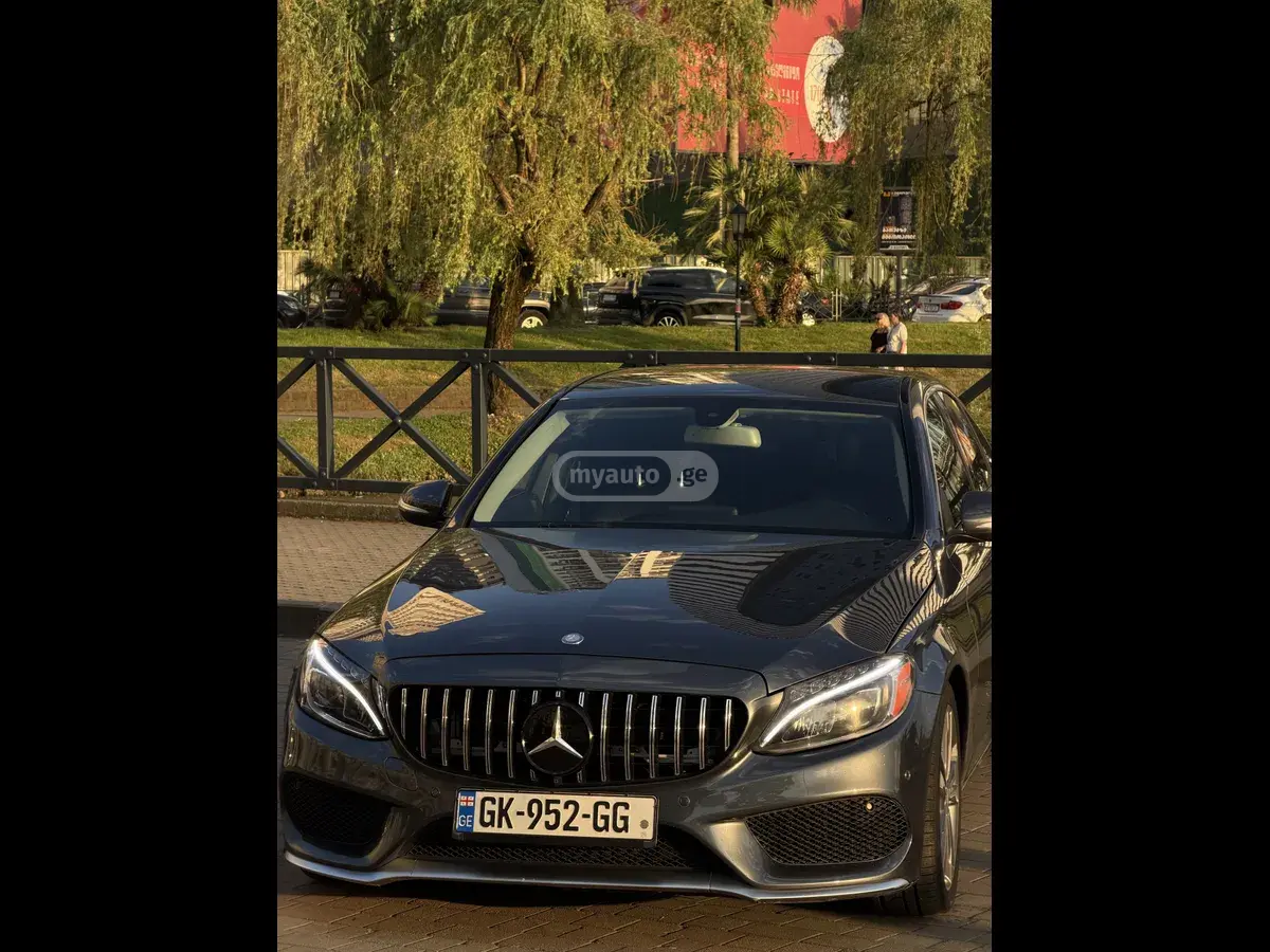 Mercedes-Benz C 300 2015 — photo 2