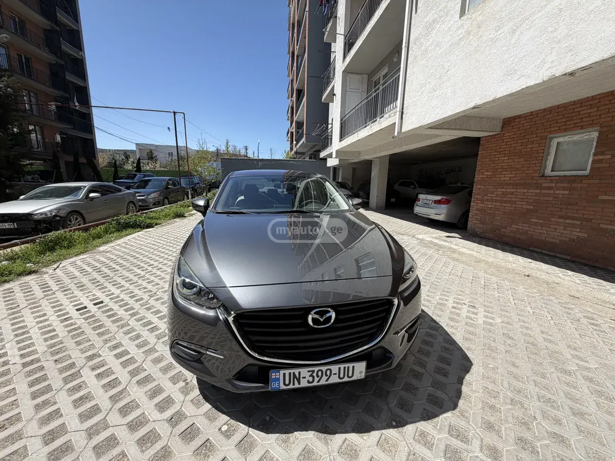Mazda Mazda3 2017 — photo 2