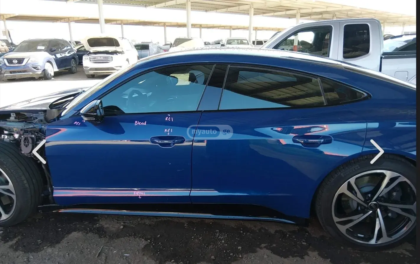 Audi e-tron 2023 — photo 2