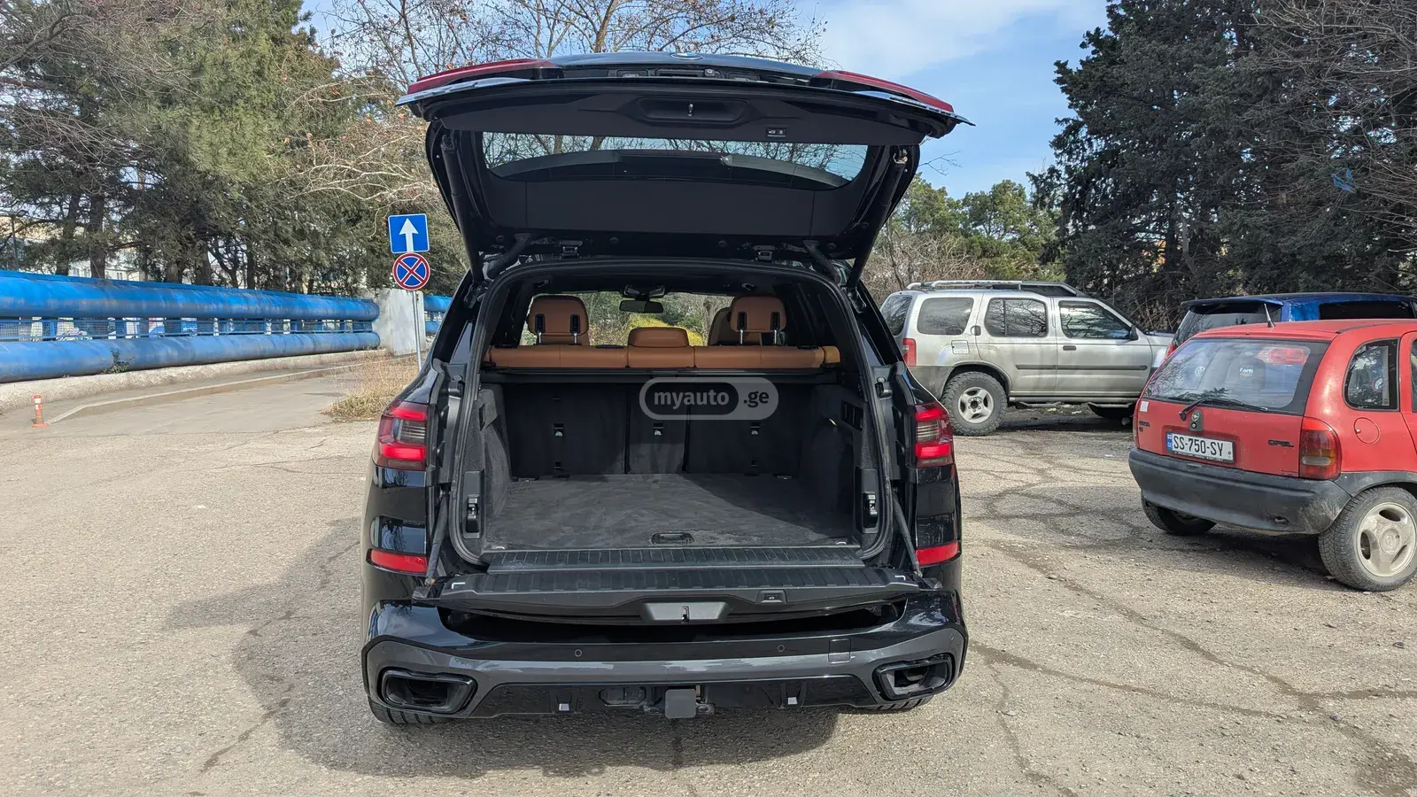 BMW X5 2021 — photo 2