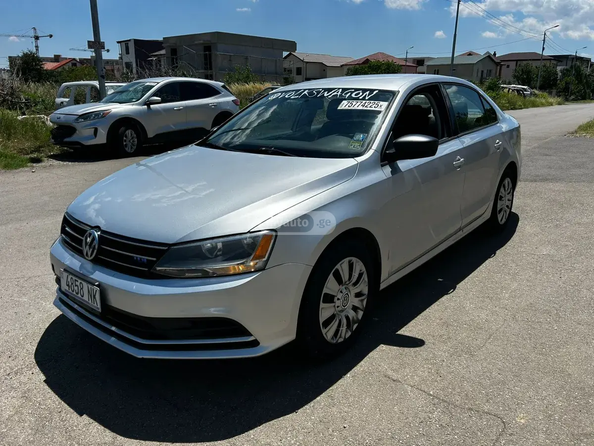 Volkswagen Jetta 2015 — photo 2