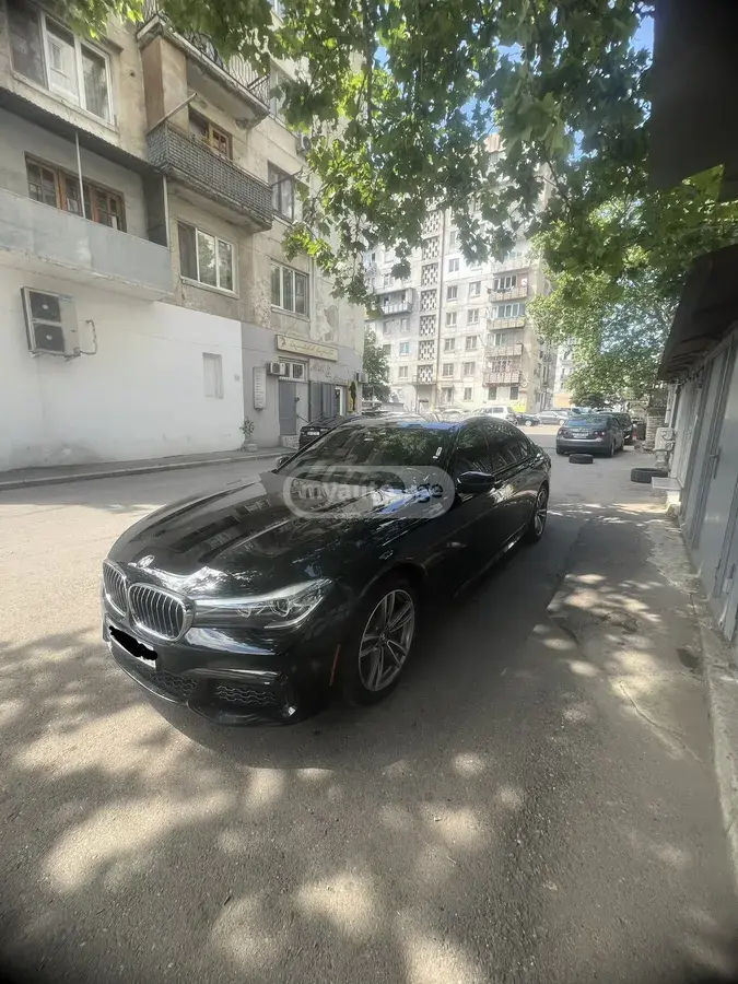 BMW 740