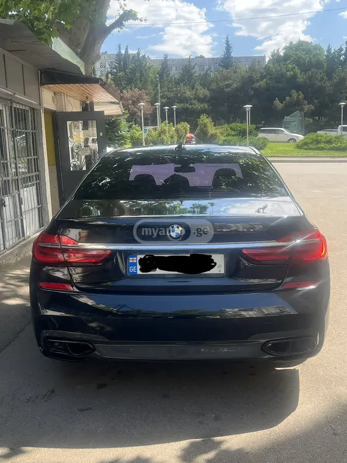 BMW 740 2018 — photo 2