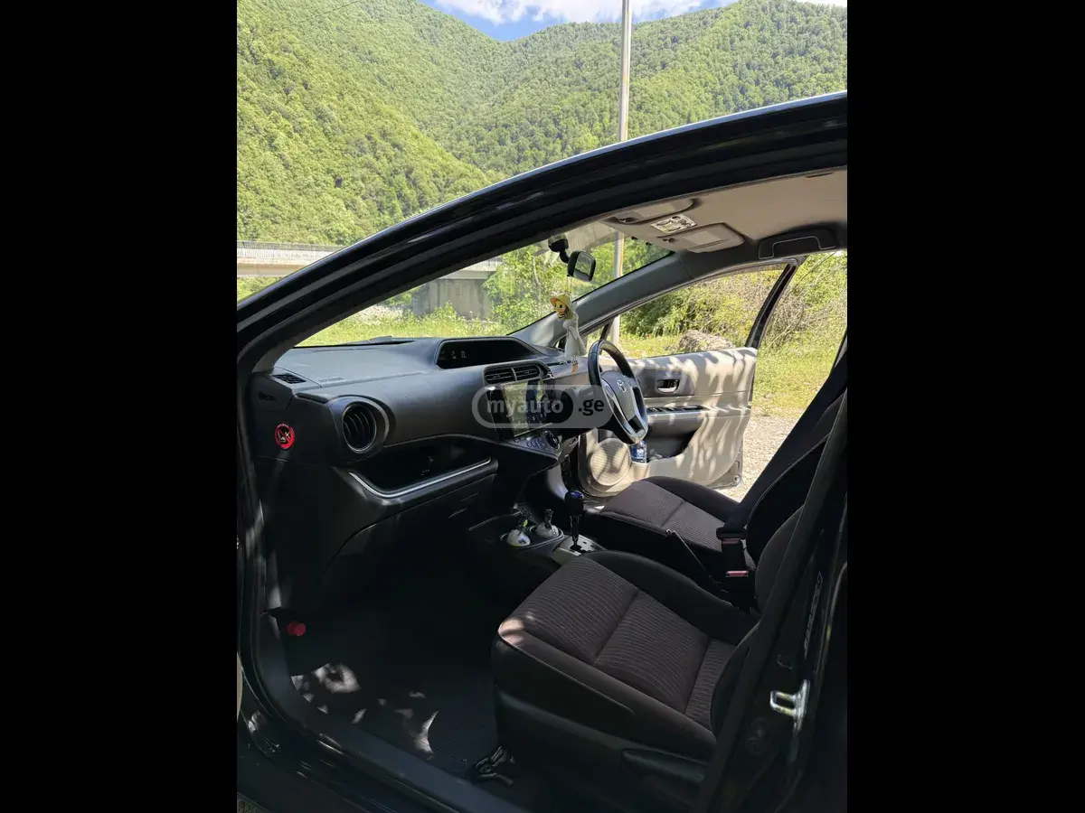 Toyota Aqua 2014 — photo 2
