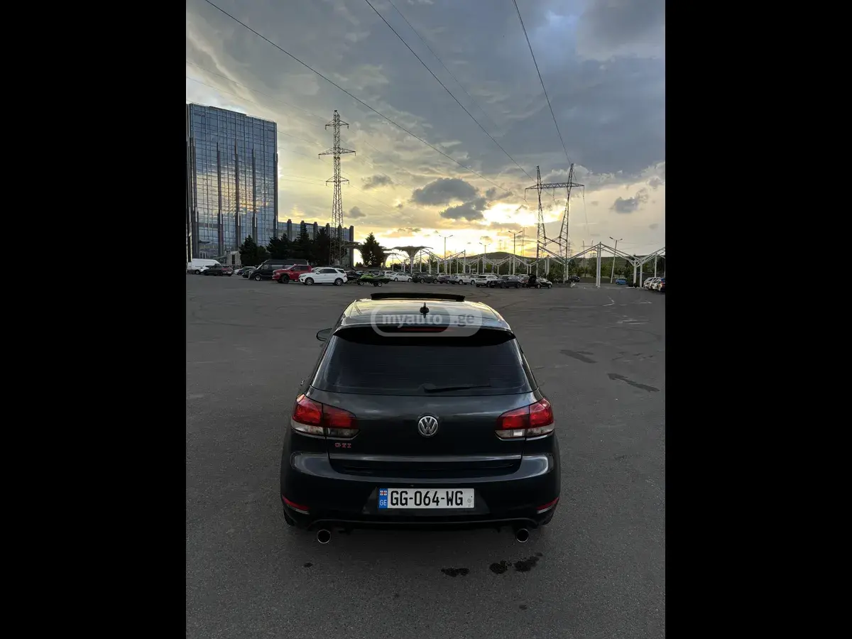Volkswagen GTI 2012 — photo 2