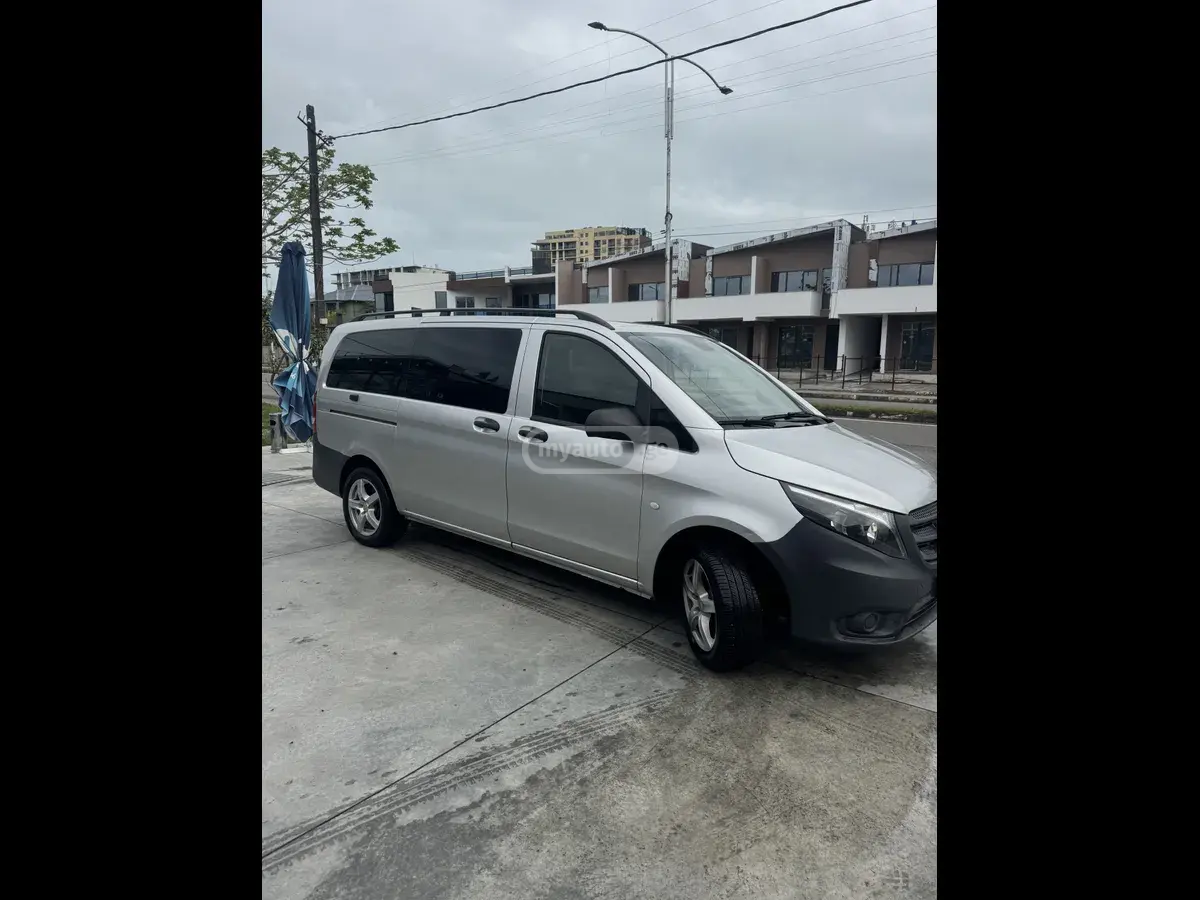 Mercedes-Benz Metris Passenger Van 2018 — photo 2