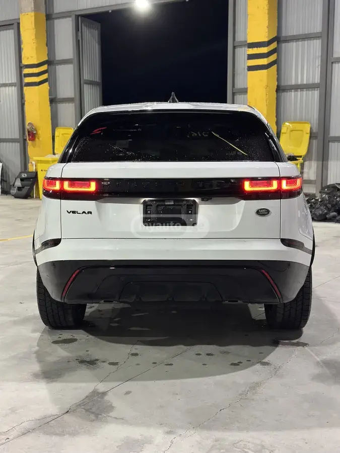 Land Rover Range Rover Velar 2022 — photo 2