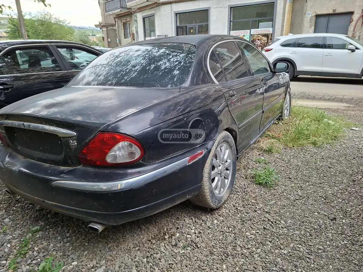 Jaguar X-Type