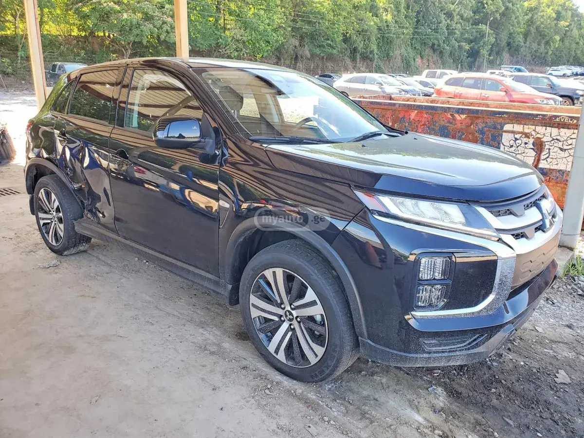 Mitsubishi Outlander Sport 2024 — photo 2