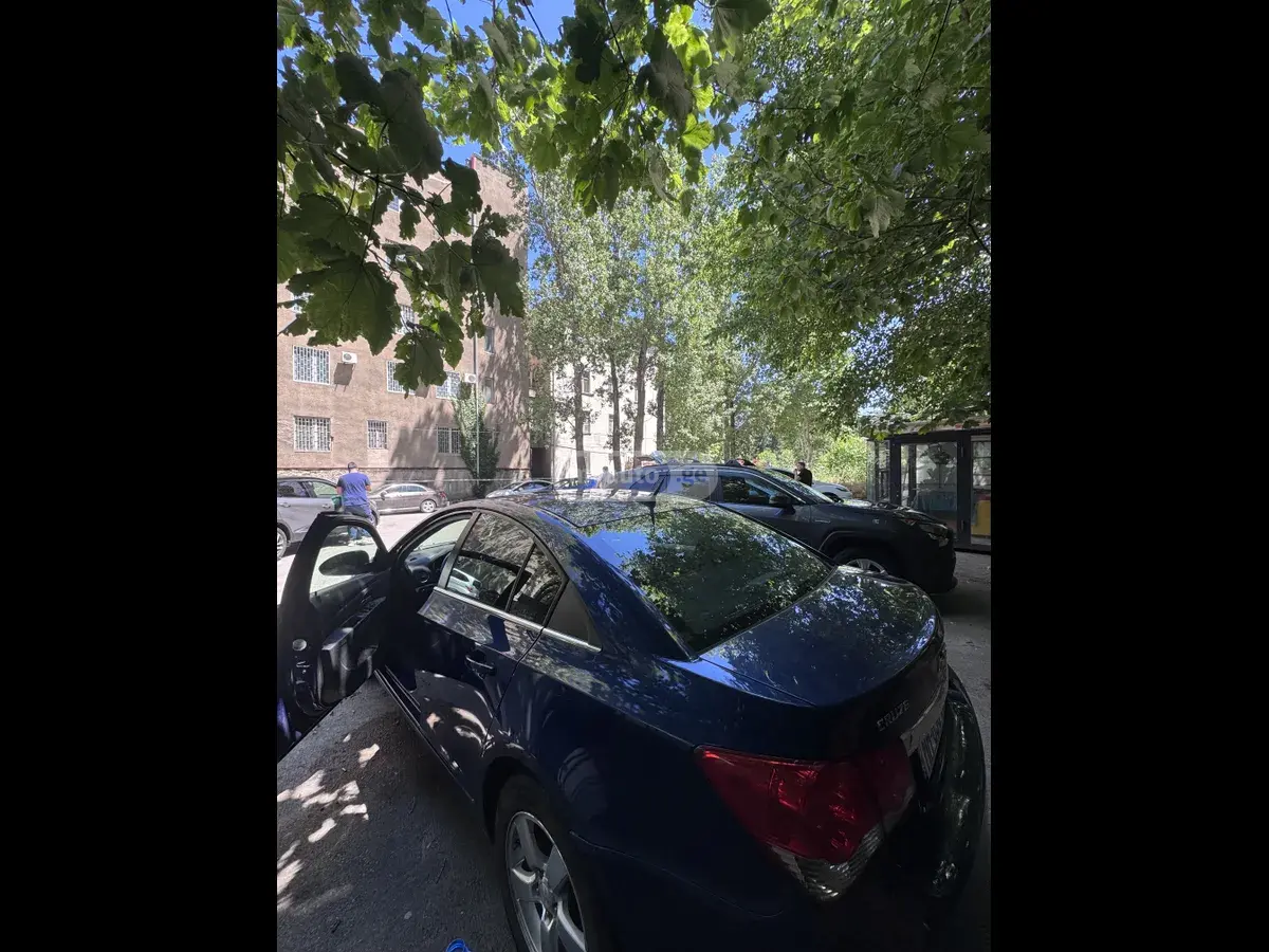 Chevrolet Cruze 2012 — photo 2