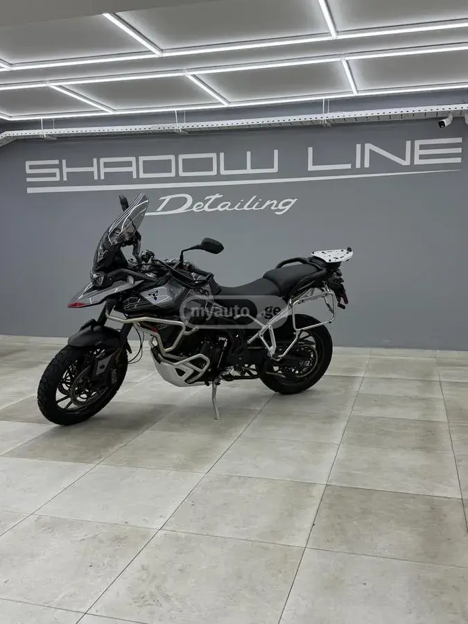 Triumph Tiger 900