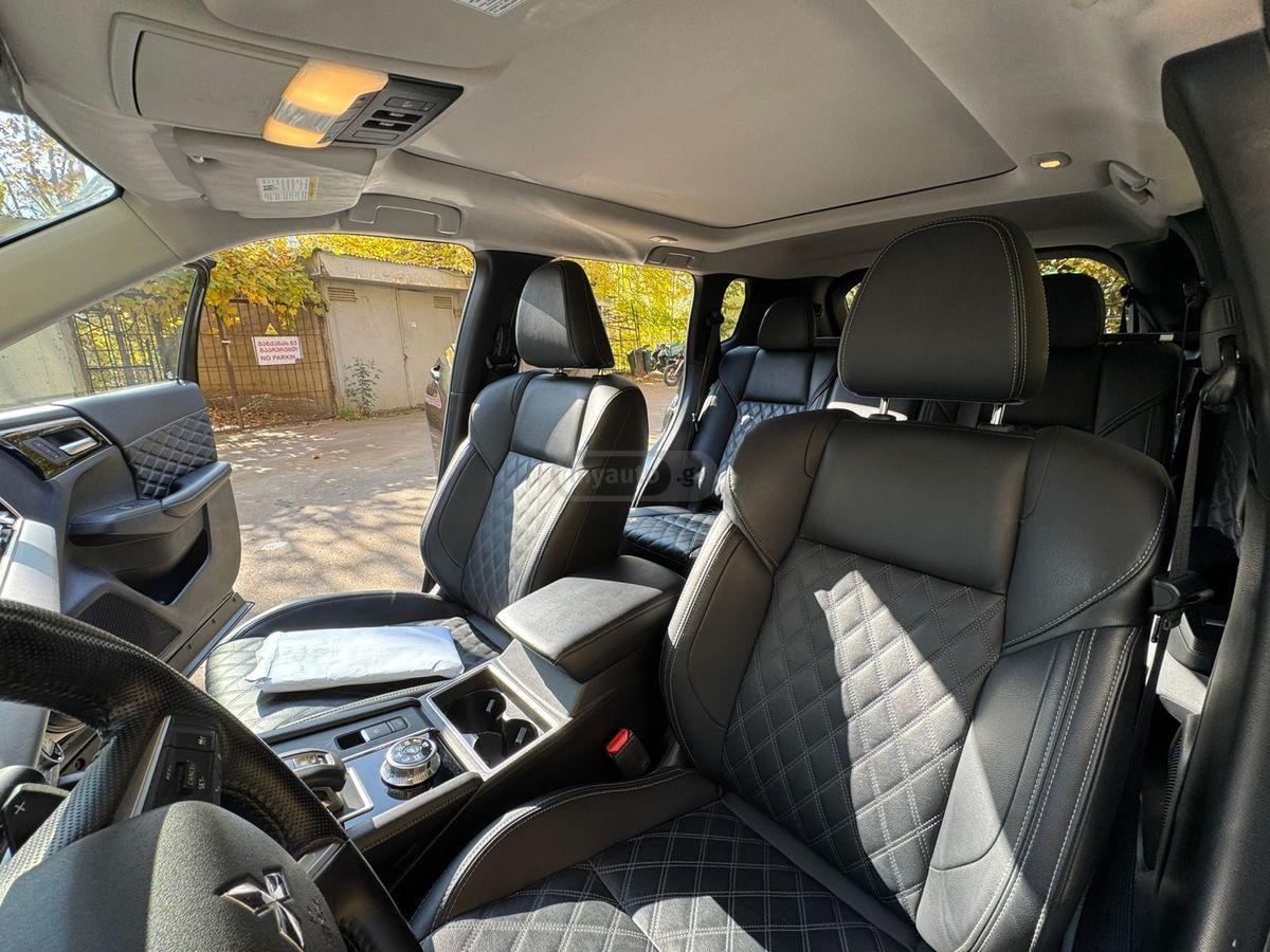 Mitsubishi Outlander 2024 — photo 2