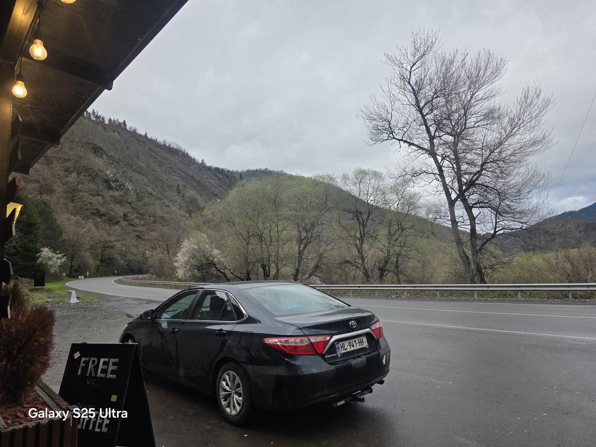Toyota Camry 2015 — photo 2