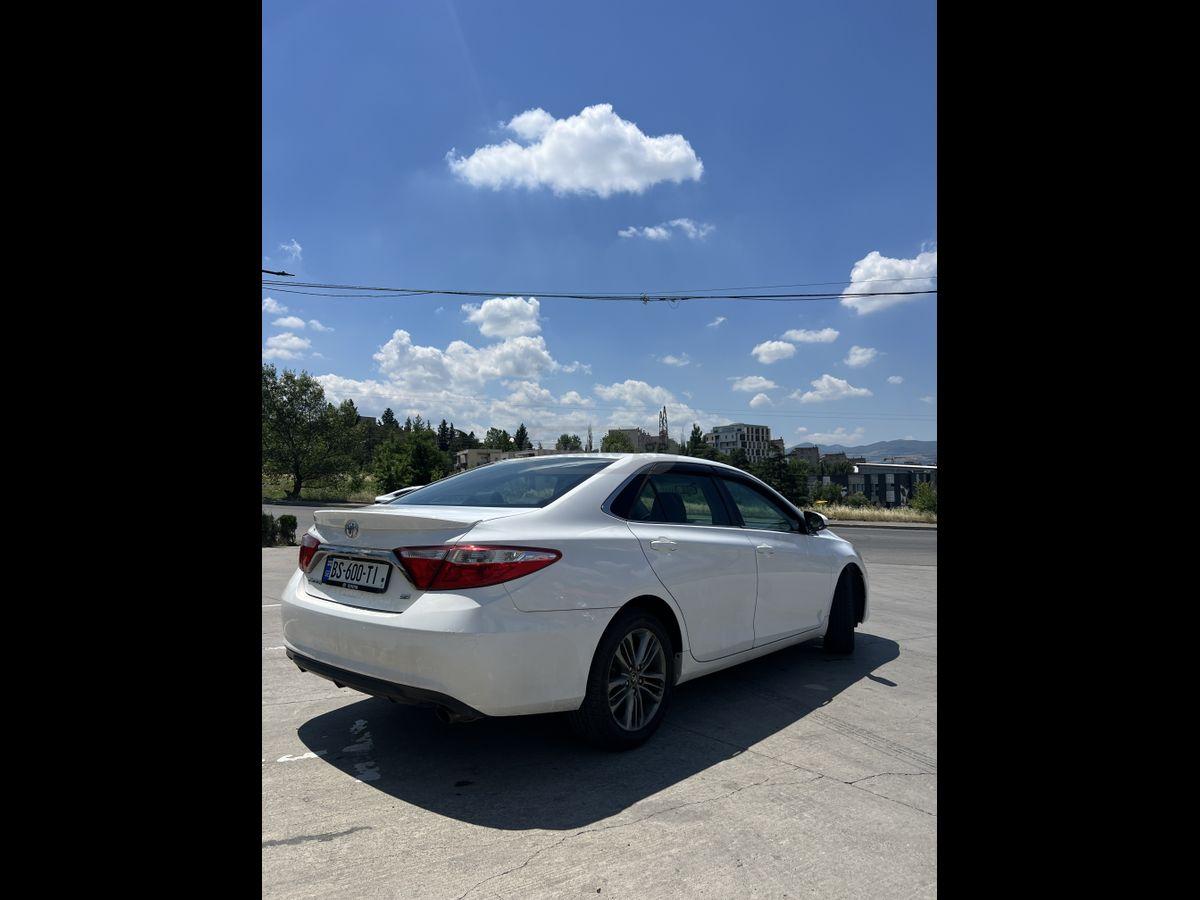 Toyota Camry 2017 — photo 2