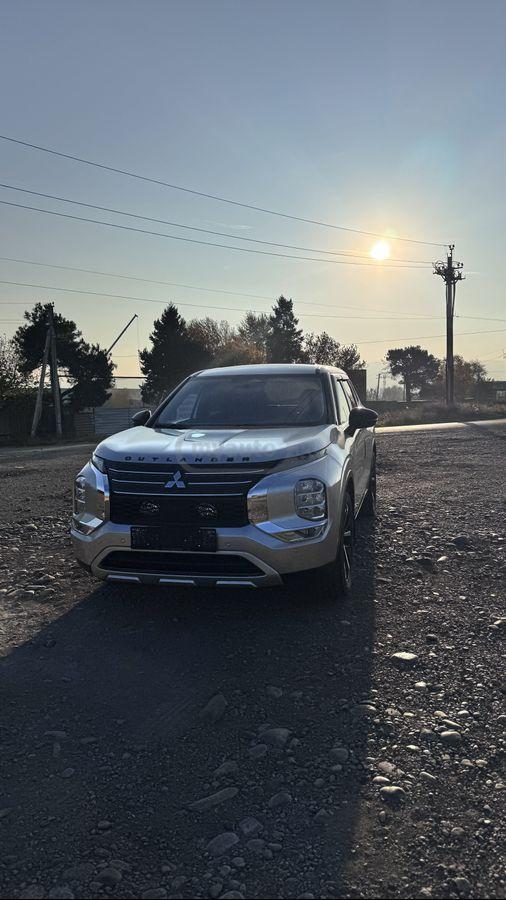 Mitsubishi Outlander 2021 — photo 2